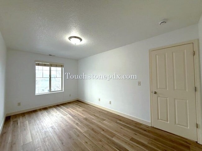 Building Photo - 16316 SE Scoria Ln