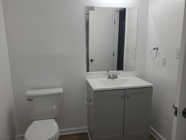 Building Photo - $500 off one month.  Call for details. "Ch...