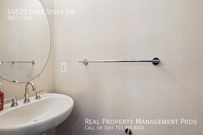 Building Photo - 14520 Lake Vista Dr