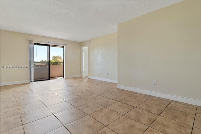 Building Photo - 880 NE 207th Terrace