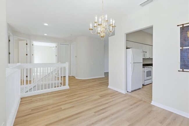 Building Photo - 4456 Streamside Ct