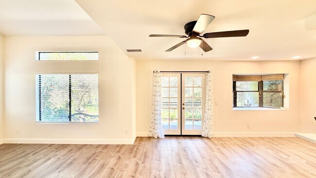 Building Photo - Beautifully Updated & Remodeled Townhome on the Pala Mesa Golf Course in Fallbrook!