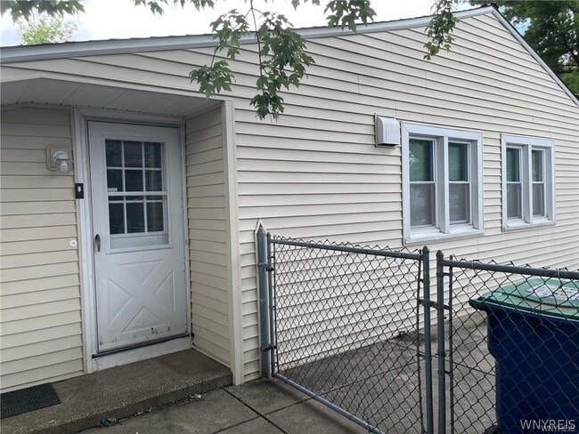 Building Photo - 60 Meadow Lea Dr