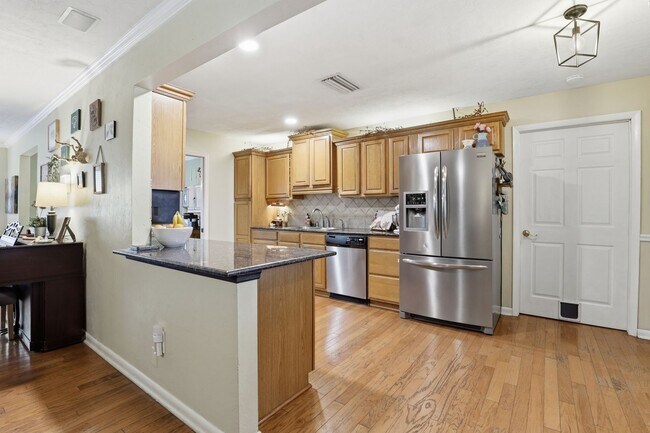 Building Photo - 4731 NW 39th St