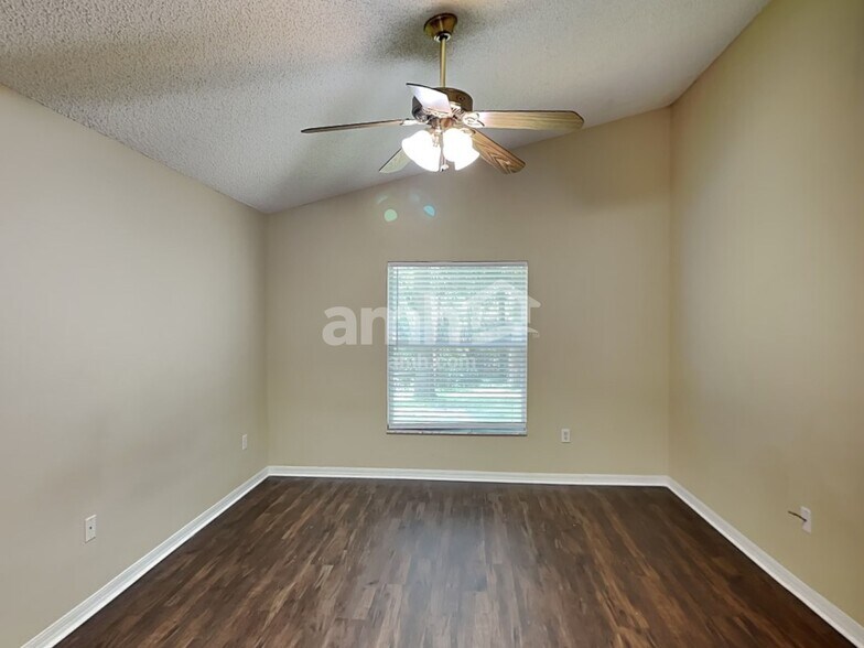 Building Photo - 635 Sedgewood Cir