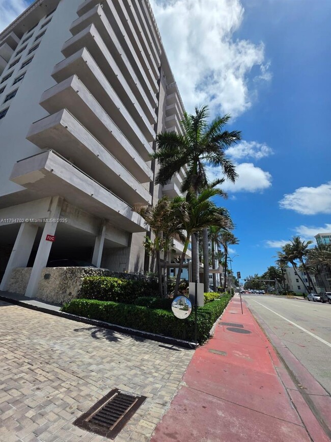 Building Photo - 9225 Collins Ave