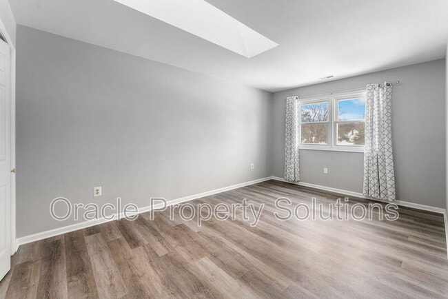 Building Photo - 8009 Frontier Dr