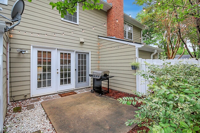 Building Photo - 2754 Tiergarten Ln