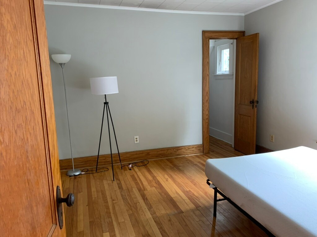 Building Photo - 144 Forest Hill Dr