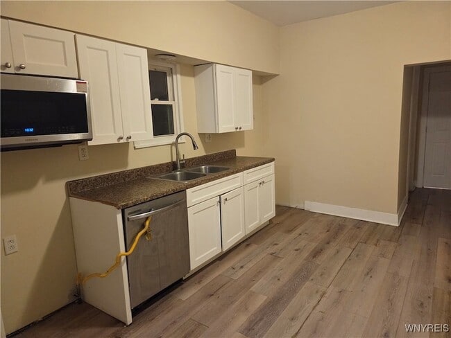 Building Photo - 24 Clay St