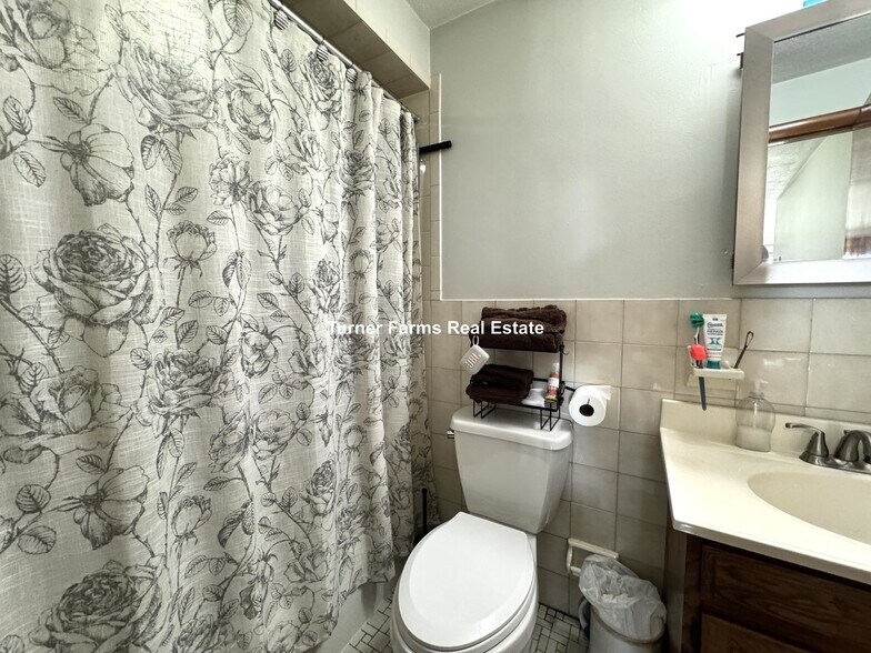 Building Photo - 10 Garfield Ave