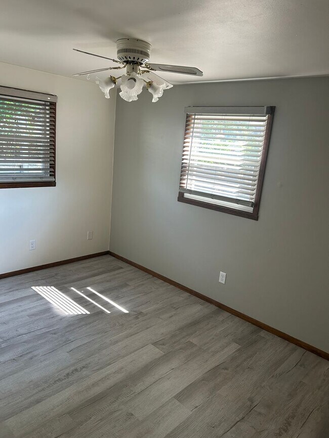 Building Photo - 305-307 Willow