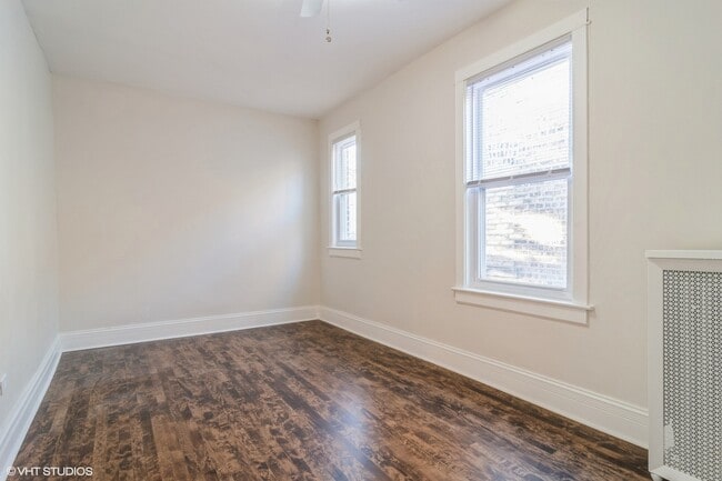 Building Photo - 3352 N Springfield Ave