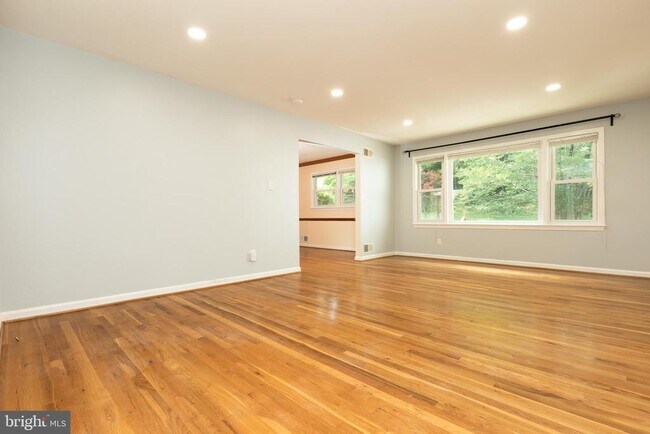 Building Photo - 11506 Karen Dr