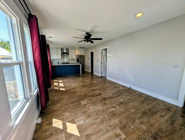 Building Photo - 4778 W Mountain View Dr