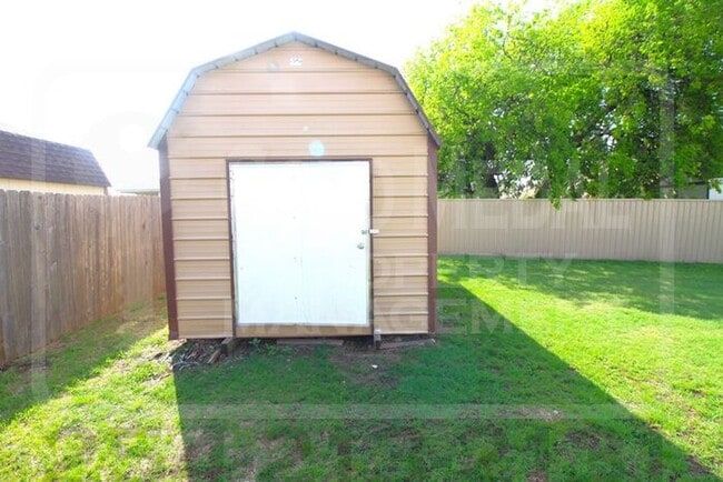 Building Photo - 505 Perseus Dr