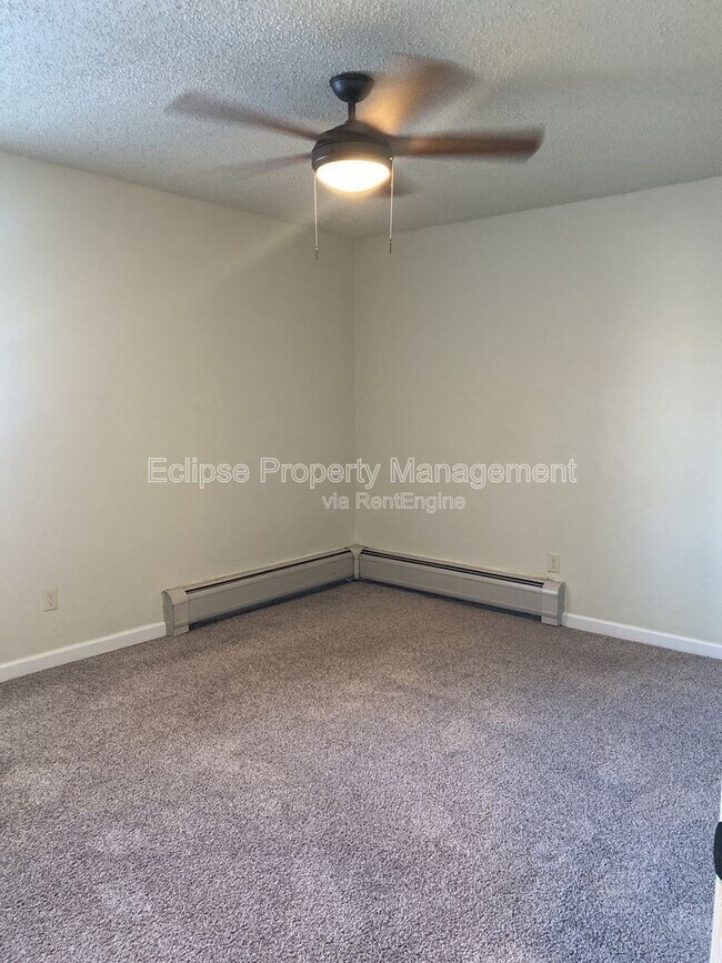 Building Photo - 512 Bell Ct