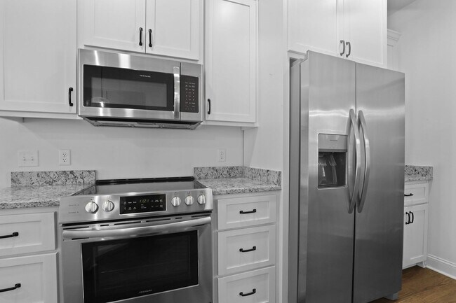 Building Photo - 3 Bedrooms, 2.5 Baths, and Endless Coastal Charm in Townsend, GA