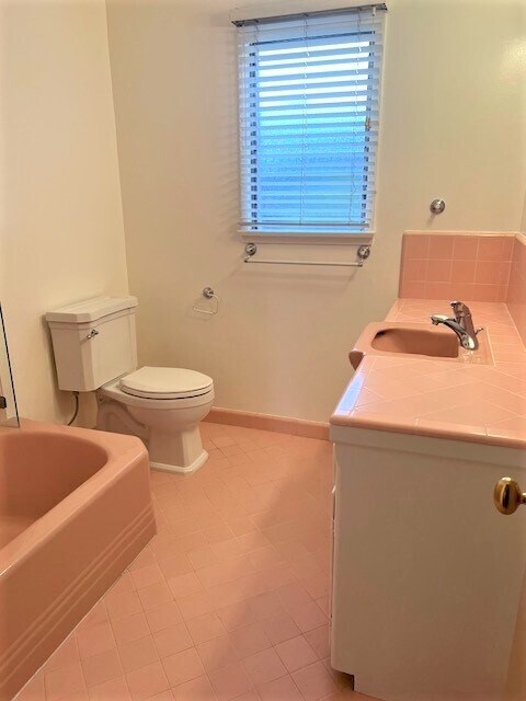 Building Photo - 1000 San Pasqual St