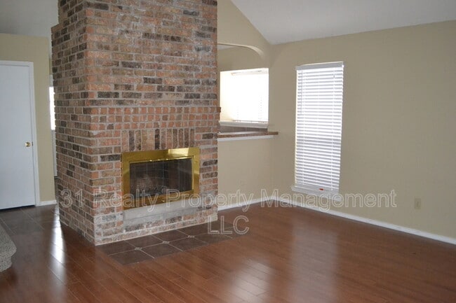 Building Photo - 5917 Beckett Dr