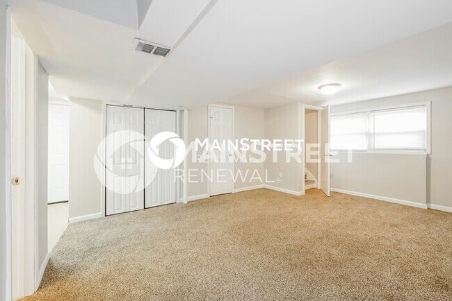Building Photo - 3 Bedroom Pet-Friendly Home in Grandview, ...