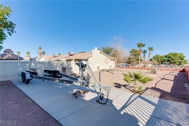 Building Photo - 2121 Rosanna St