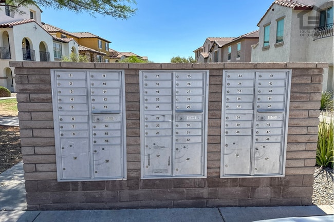 Building Photo - 3Bed/2.5Bath Three-Story Townhouse in Vistancia! Ready for Immediate Move-In! – 2 CAR GARAGE!
