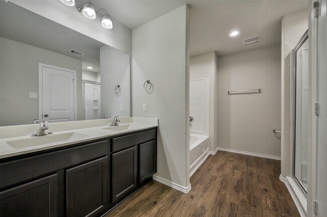 Building Photo - 5423 Briarstone Ridge Ln