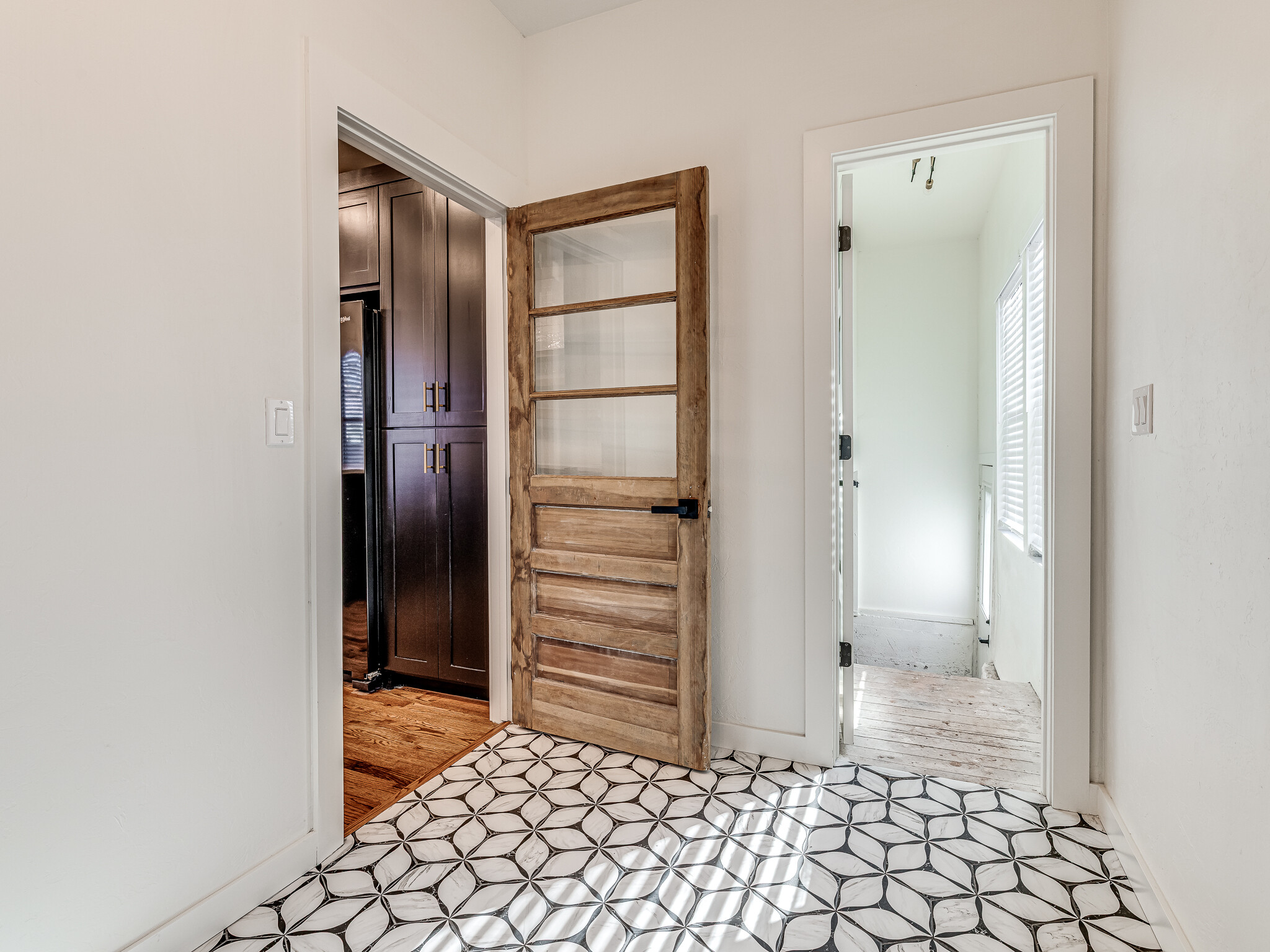 Building Photo - 3215 N Francis Ave