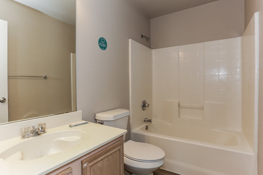 Building Photo - 1402 Gray Dawn Dr