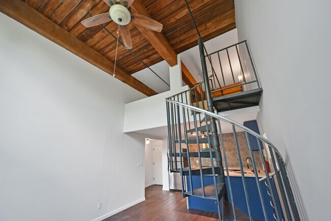 Building Photo - 384 Trenton Ave