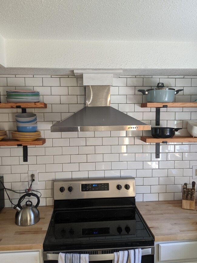 Building Photo - 149 Tanglewood Dr