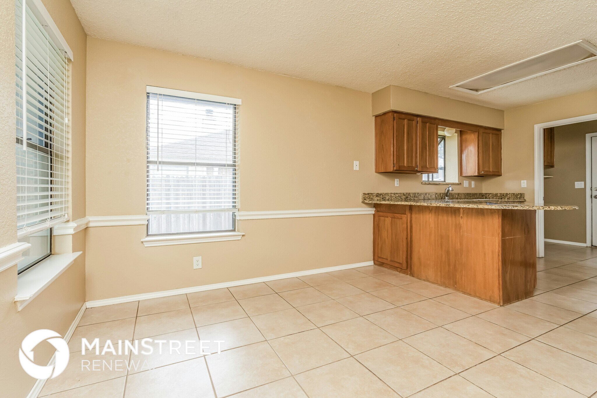 Building Photo - 744 Santa Fe Trail