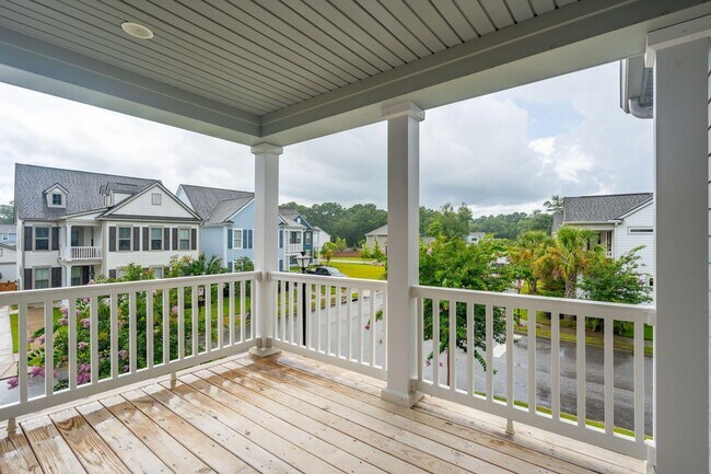 Building Photo - Impressive home in Oakfield loaded with up...