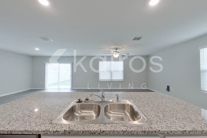 Building Photo - 8694 SW 43rd Ter