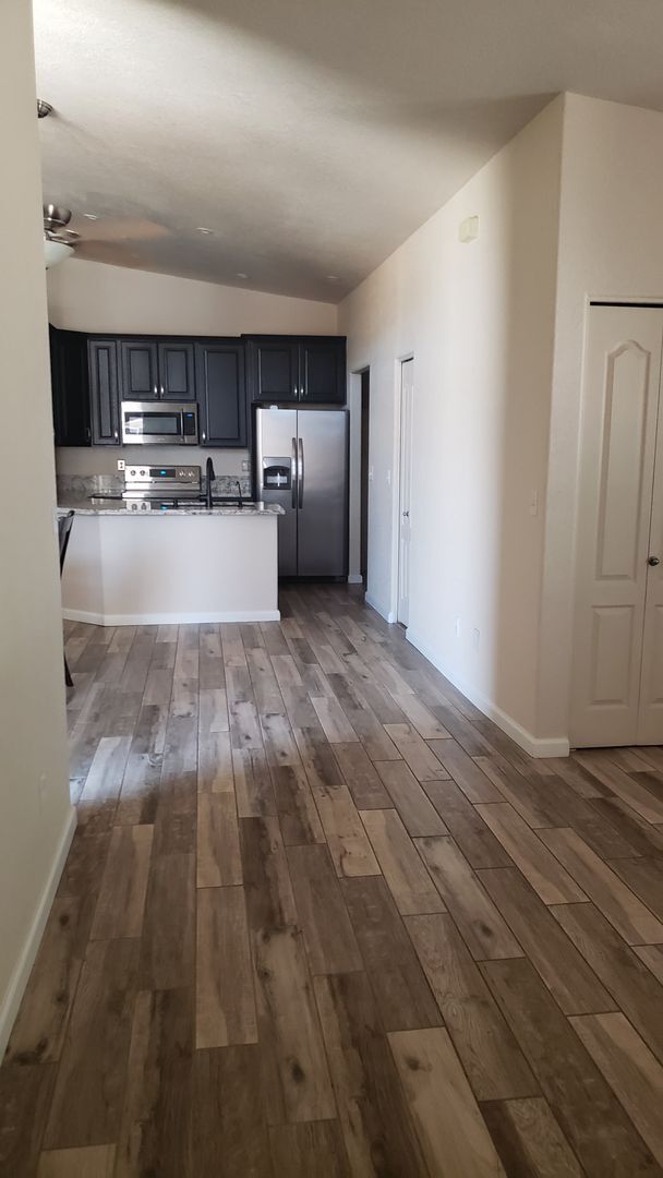 Building Photo - 1336 Vaquero Dr