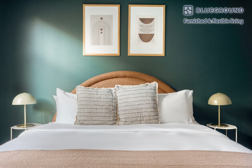 Building Photo - 690 Long Bridge St