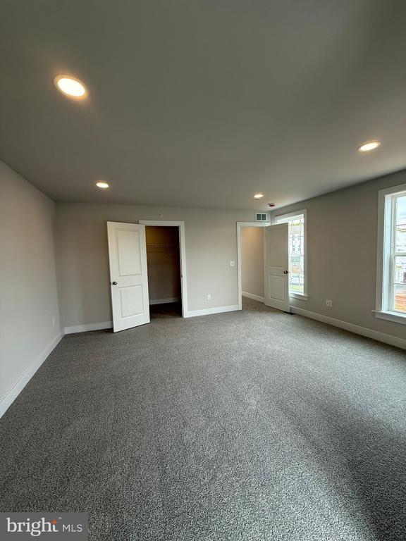 Building Photo - 3121 Overlook Dr