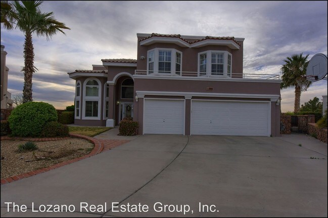 Building Photo - 5 br, 3 bath House - 909 Via Descanso Drive