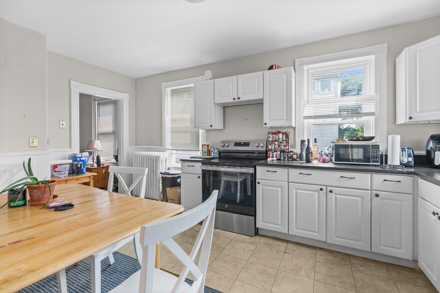 Building Photo - 501 Spring St