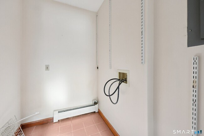 Building Photo - 1-3 Magnolia St