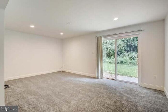 Building Photo - 9351 Pan Ridge Rd