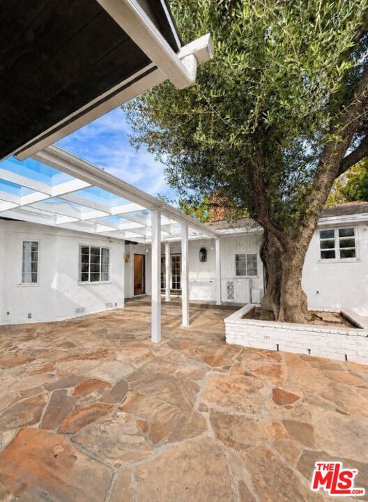 Building Photo - 341 S Rodeo Dr