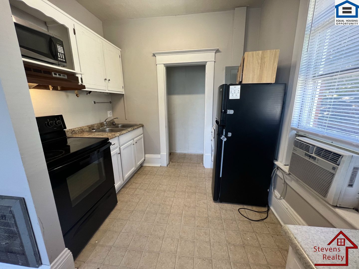 Building Photo - 938 Fort Wood St