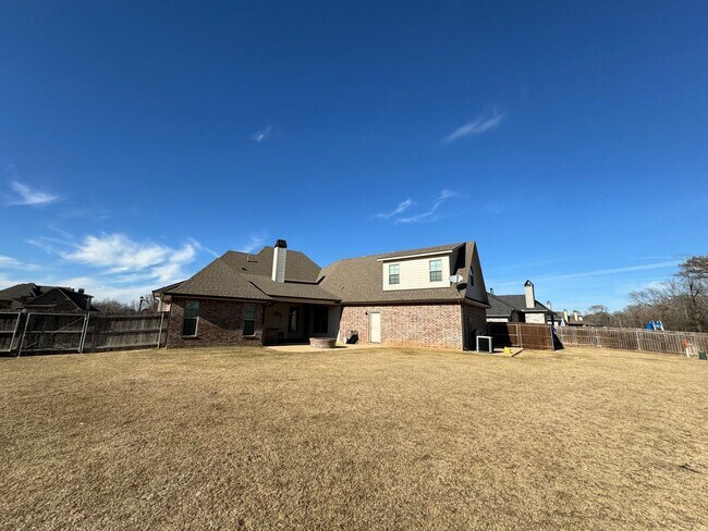 Building Photo - Gated Community close to Barksdale Air Force Base...
