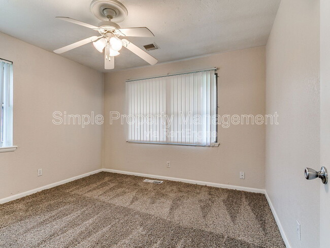 Building Photo - 2608 Greystone Ct