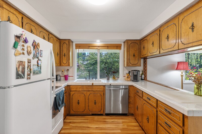 Building Photo - 9423 NE Woodridge St