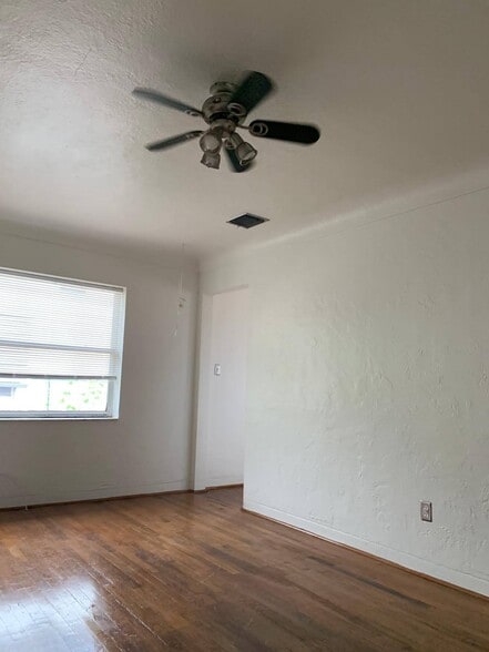 Living Room - 2634 39th Ave N