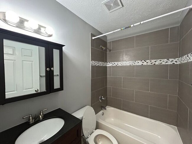 Building Photo - 3 Bedroom Opportunity Area (BRHP/HCVP)