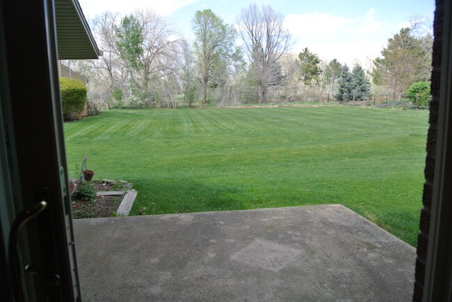 Building Photo - 1080 Fairway Ct